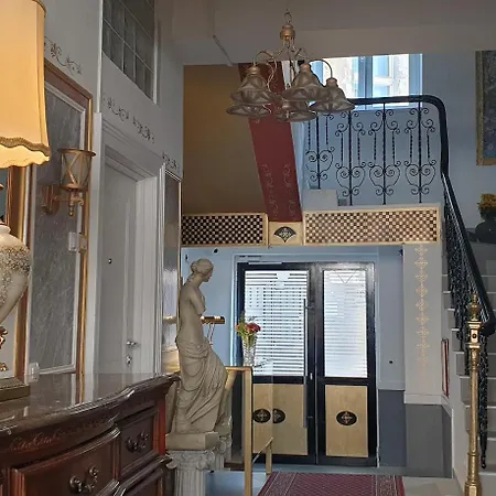 Vansvel Boutique 8 * Белград